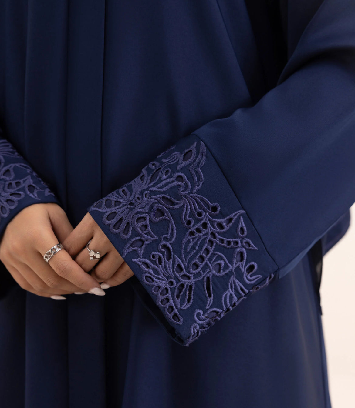 ZH004 BUTTON THROUGH ABAYA SET