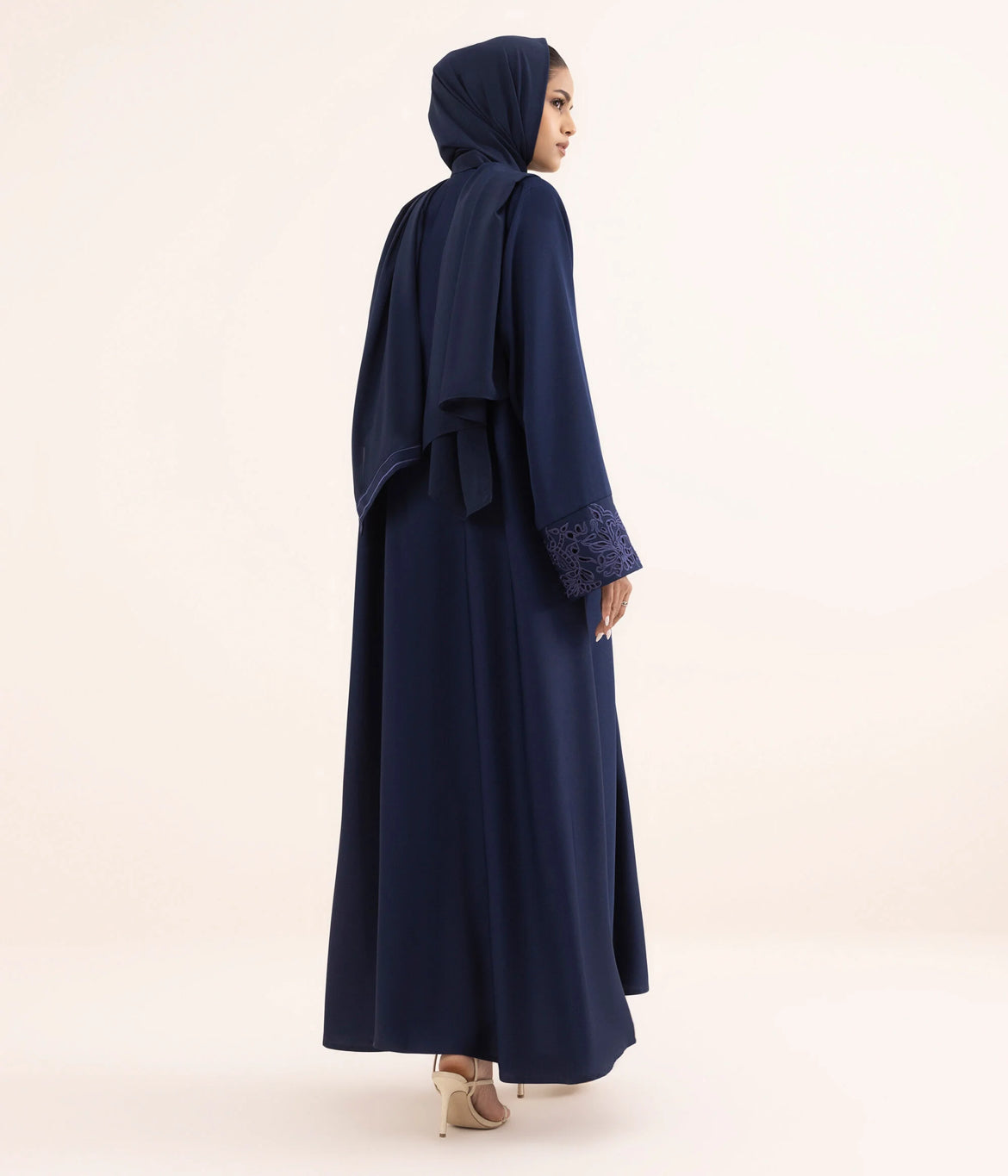 ZH004 BUTTON THROUGH ABAYA SET