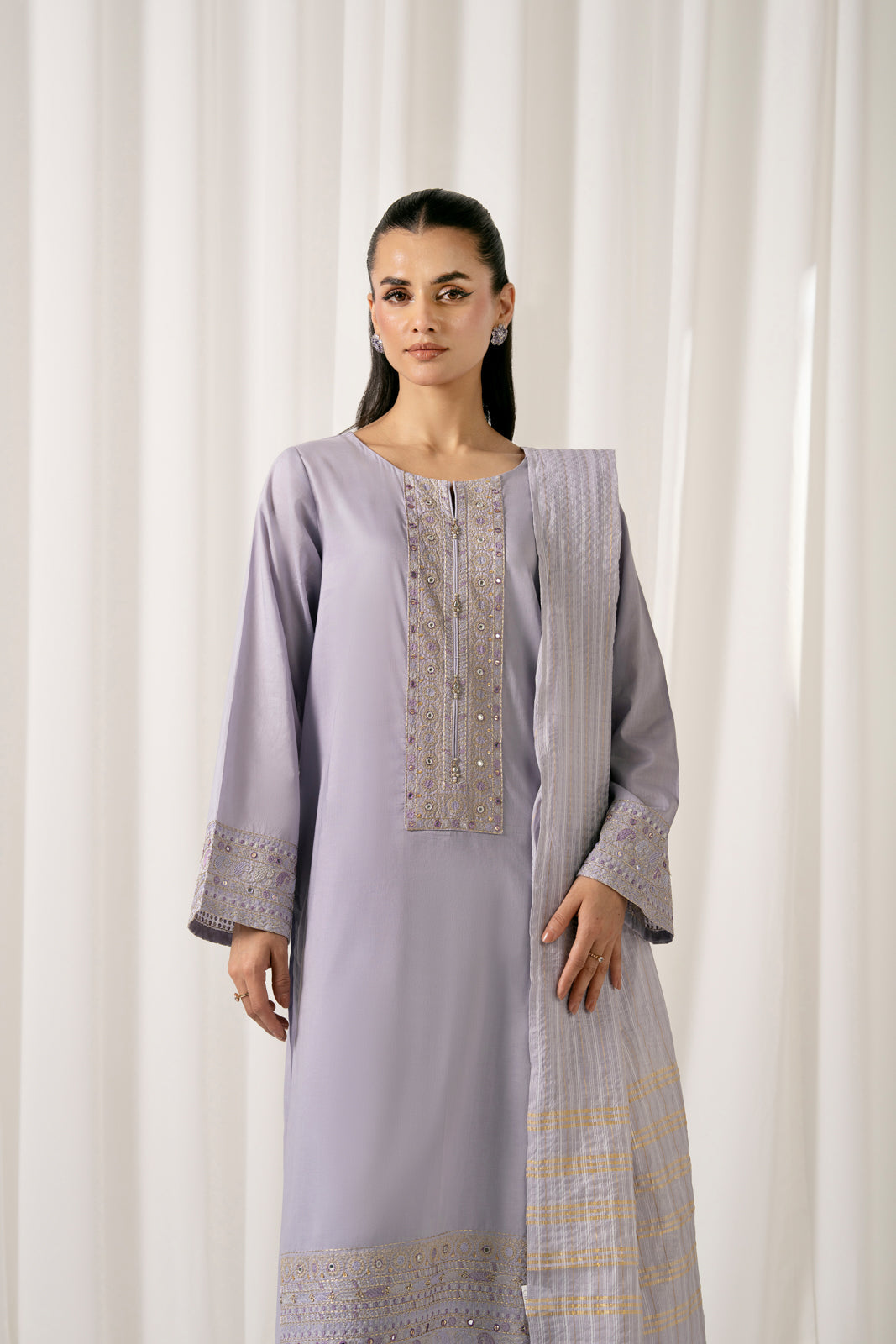 Chinyere-Embroidered Lawn Suit-3PC