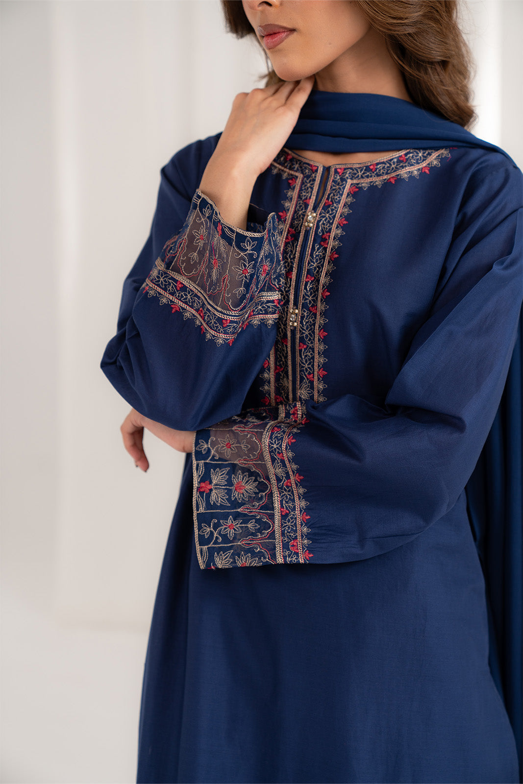 Chinyere-Embroidered Lawn Suit-3PC