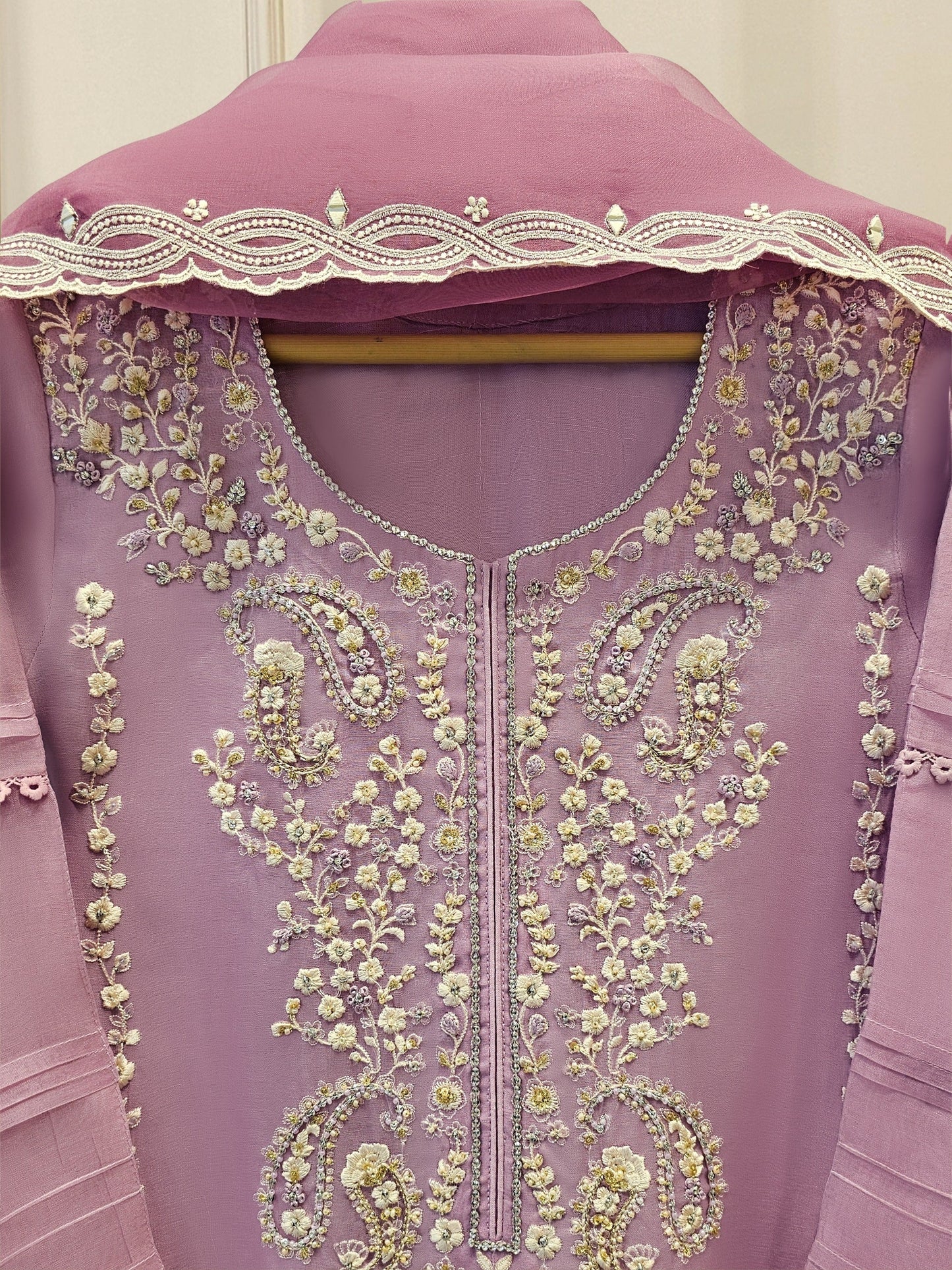 Agha Noor - Pure Organza Embroidered Suit -3PC