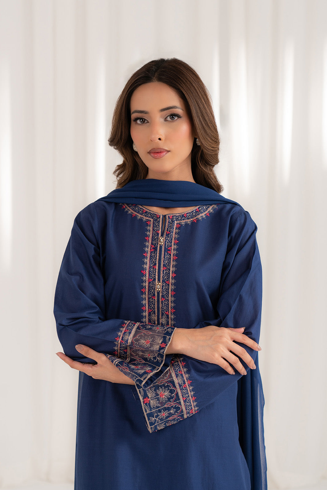 Chinyere-Embroidered Lawn Suit-3PC