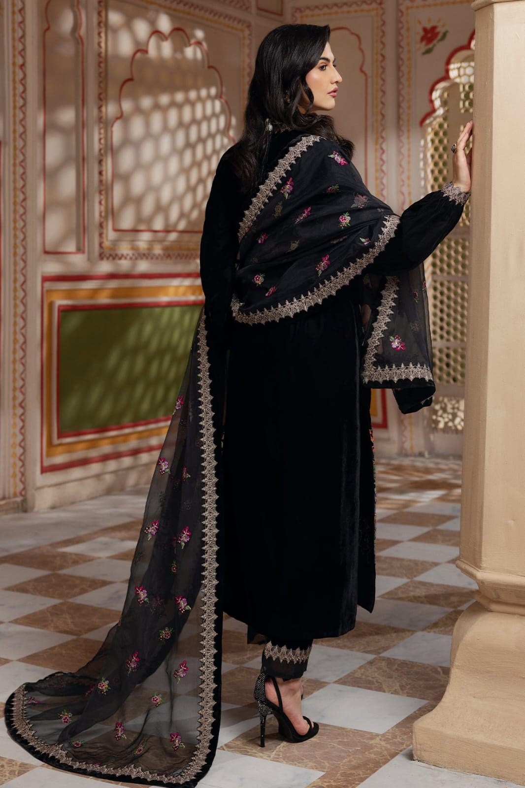 Charizma -Premium Velvet Suit 3PC Small