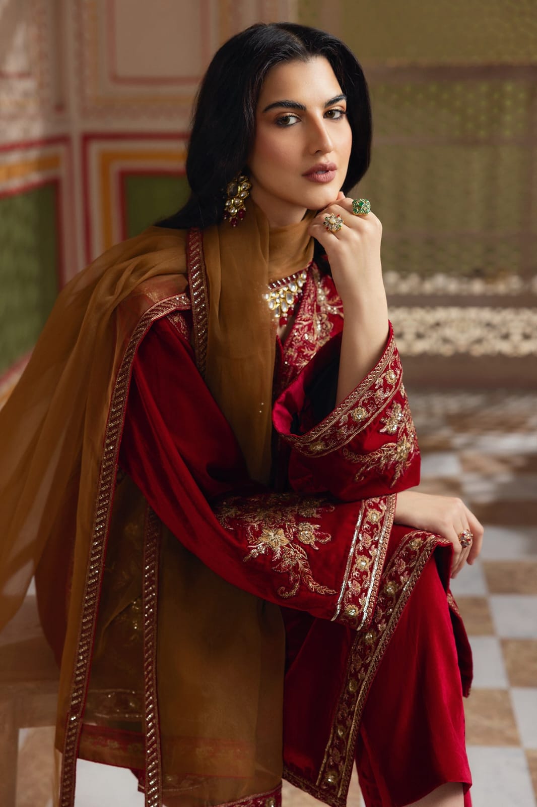 Charizma Premium Velvet Suit 3-PC Medium