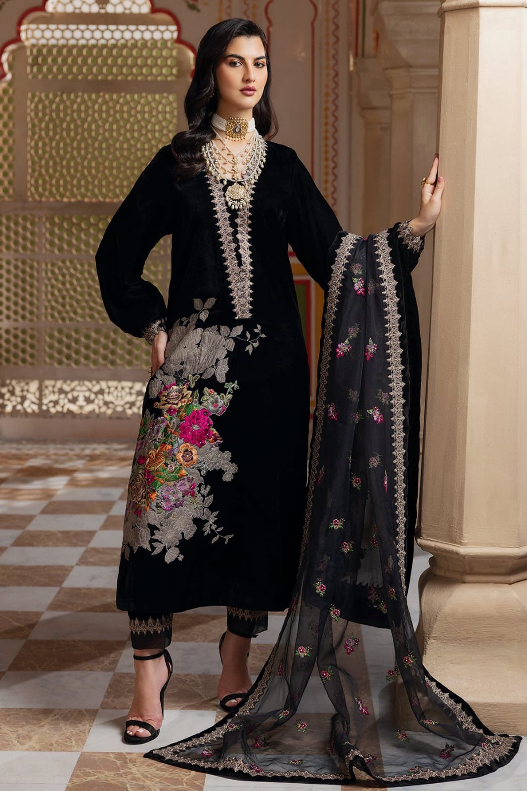 Charizma -Premium Velvet Suit 3PC Small