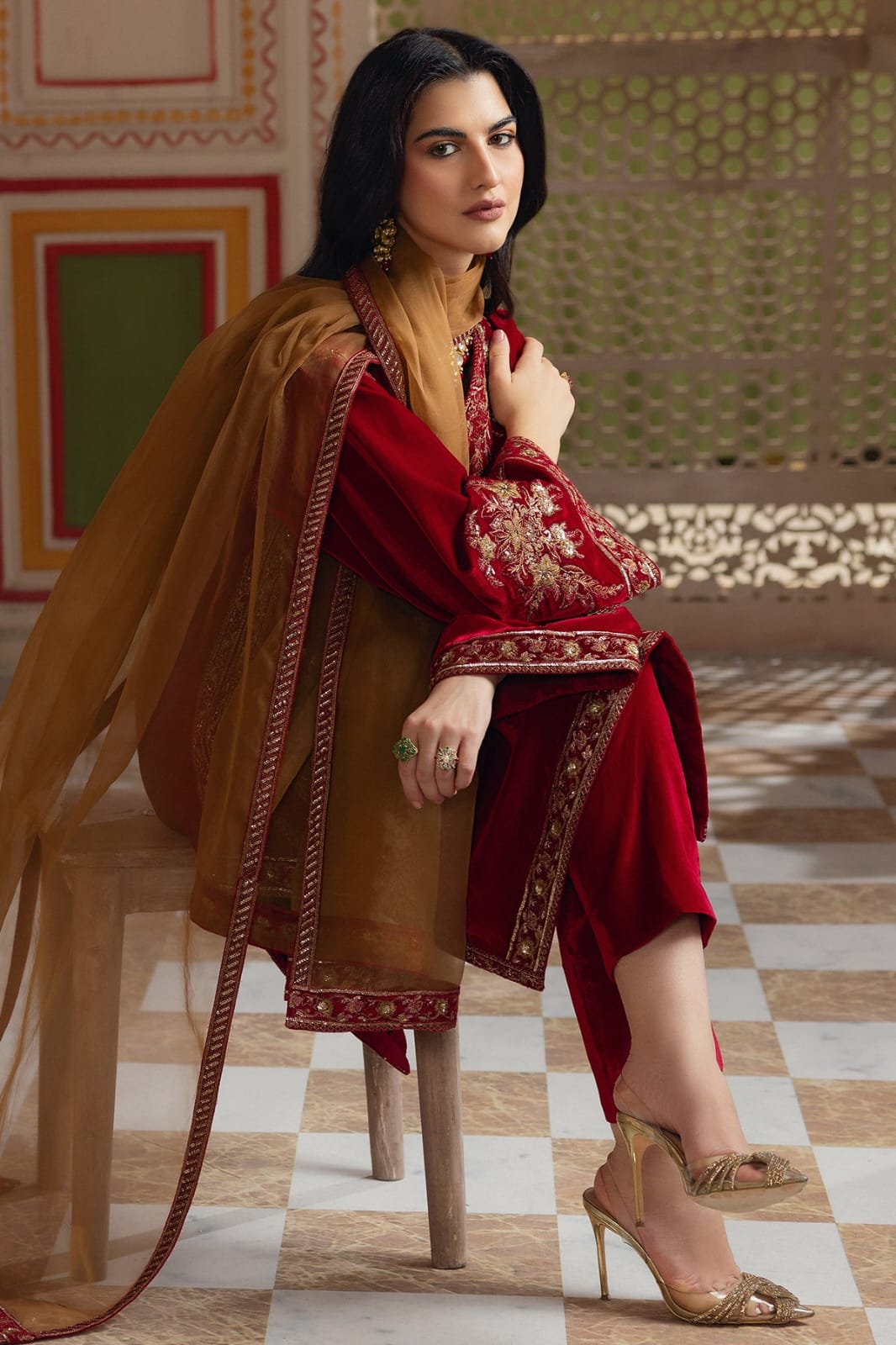 Charizma Premium Velvet Suit 3-PC Medium